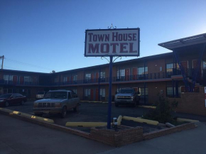 TownHouse Motel
